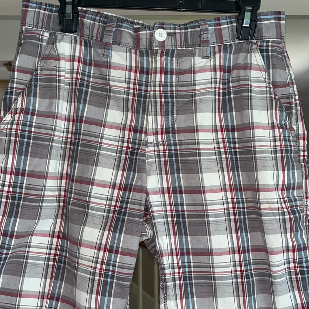 Sonoma Mens plaid shorts. Size 32
